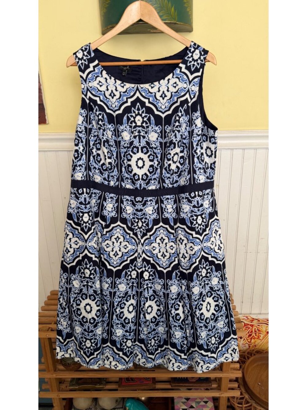 Talbots Womens 14W Sleeveless Blue & White Fit & Flare Dress With Floral Print
